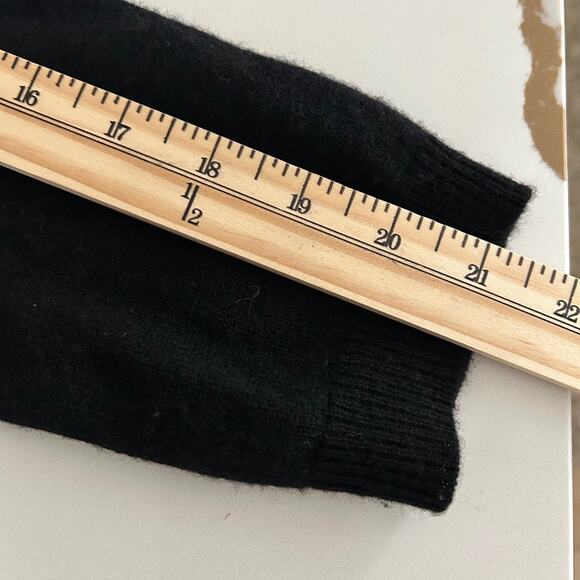 Charter Club Luxury Cashmere Vneck Sweater Black SZM Classic Old Money - Picture 9 of 9